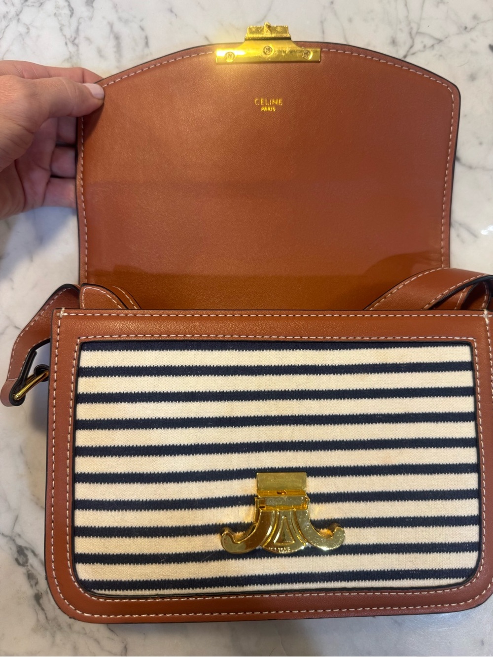 Perfect for the 4th! Triumphe bag - Picture 3 of 8